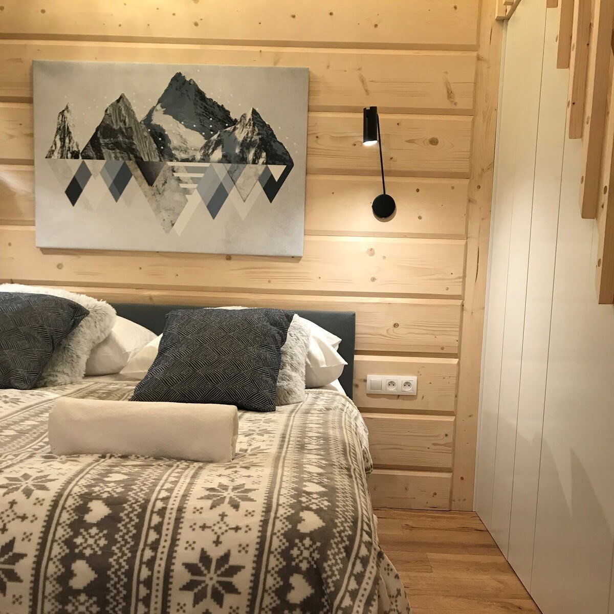 Kinkiet z wysięgnikiem Futuro biały 1xGU10 Light Prestige - obrazek 3